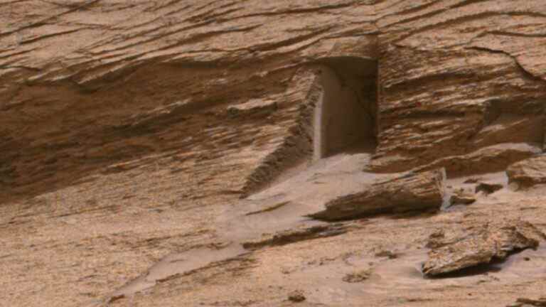 Une porte mystérieuse trouvée sur Mars n'est pas la maison d'un extraterrestre, disent des géologues rabat-joie
