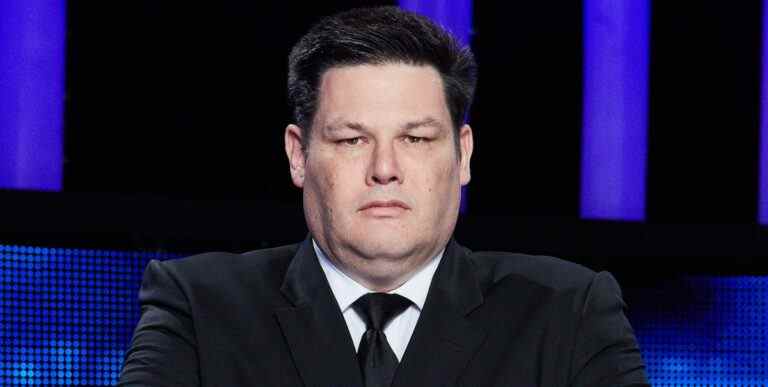 La star de Chase, Mark Labbett, défend le nouveau chasseur qui a remplacé Anne Hegerty

