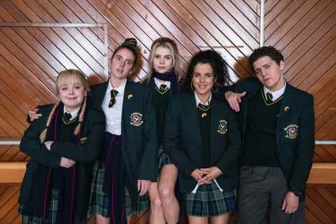 nicola waveslan, louisa clare harland, saoirse monica jackson, jamielee o'donnell, dylan llewellyn, derry girls, saison 3