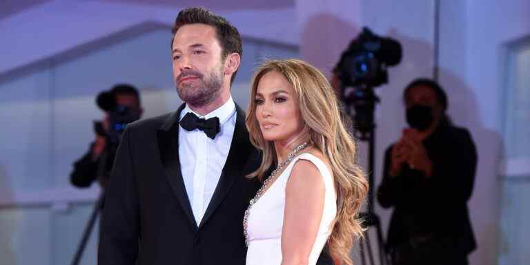 Ben Affleck de Justice League parle de sa fiancée Jennifer Lopez dans la bande-annonce de la mi-temps

