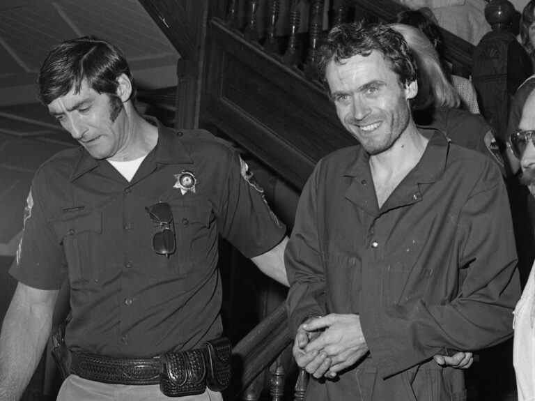 ‘MORBIDEMENT FASCINÉ’: un tueur obsédé par Ted Bundy écope de la prison à vie