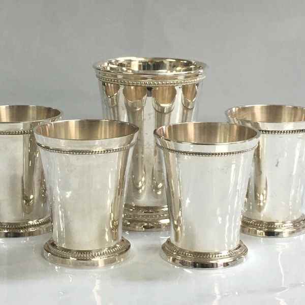 Ensemble de 5 tasses Julep en perles plaquées argent fabriquées en Inde