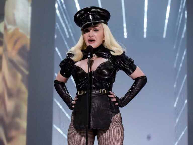 Madonna bannie d’Instagram Live après avoir partagé des photos nues