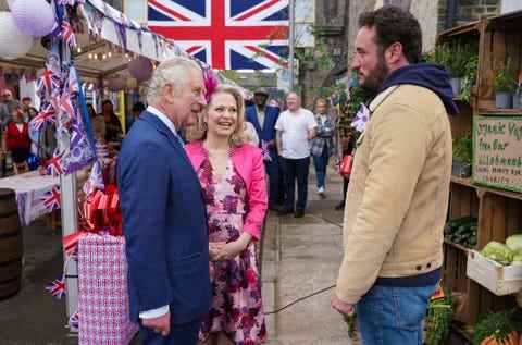 le prince de galles, linda carter et martin fowler dans eastenders