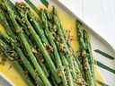 Asperges marinées à l'orange et à la moutarde de Snacks for Dinner.