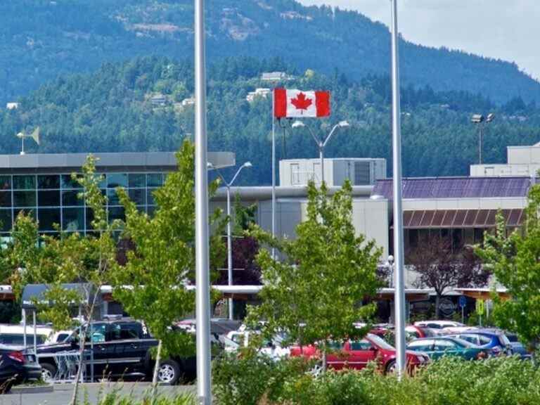 L’aéroport de Victoria fermé à tous les vols alors que la police s’occupe d’un colis suspect