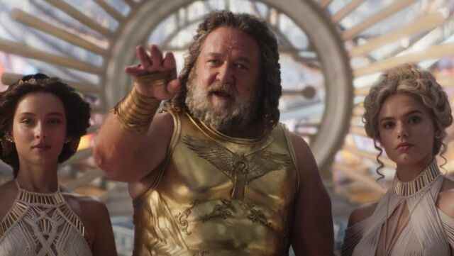 Zeus (Russell Crowe) tourne un peu trop fort.