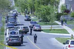 Un homme armé d'un fusil a été abattu par la police dans le secteur d'East Ave et de Lawrence le jeudi 26 mai 2022. Veronica Henri/Toronto Sun/Postmedia Network