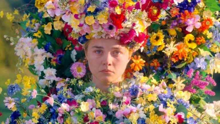 Florence Pugh appelle les commérages après les photos de vacances d"elle avec Midsommar Co-Star Spur Dating Rumors
