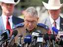 Steven C. McCraw, directeur et colonel du ministère de la Sécurité publique du Texas, s'exprime lors d'une conférence de presse sur la fusillade de masse à la Robb Elementary School à Uvalde, Texas, le vendredi 27 mai 2022.