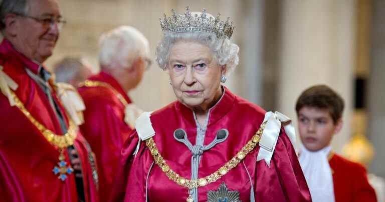 Stonehenge est maintenant un panneau d'affichage de la reine Elizabeth
