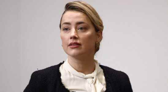 Amber Heard a toute une théorie sur l'origine du caca dans le lit de Johnny Depp