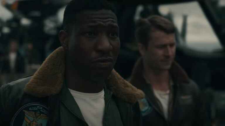 Bande-annonce Devotion : Jonathan Majors et Glen Powell sont des pilotes de marine pendant la guerre de Corée
