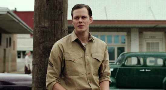 Bill Skarsgård a l'air déchiré dans un premier regard torse nu sur Boy Kills World