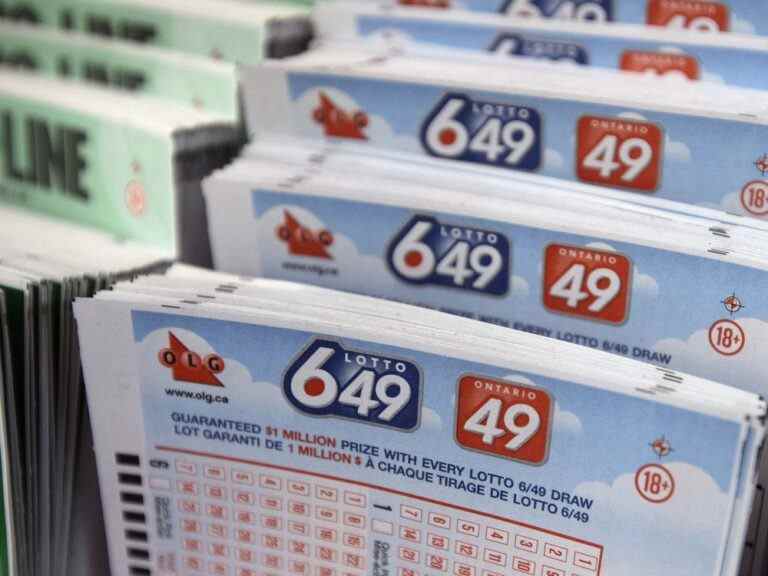 CAGNOTTE!  Billet 6/49 gagnant de 11 millions de dollars vendu à Londres