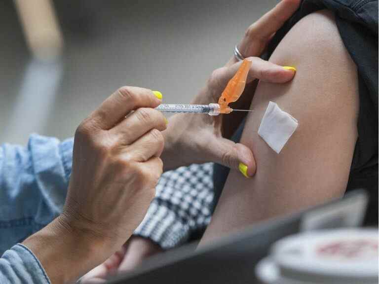 COVID-19 : les naturopathes, les chiropraticiens et les acupuncteurs de la Colombie-Britannique sont les moins susceptibles d’être vaccinés parmi les travailleurs de la santé