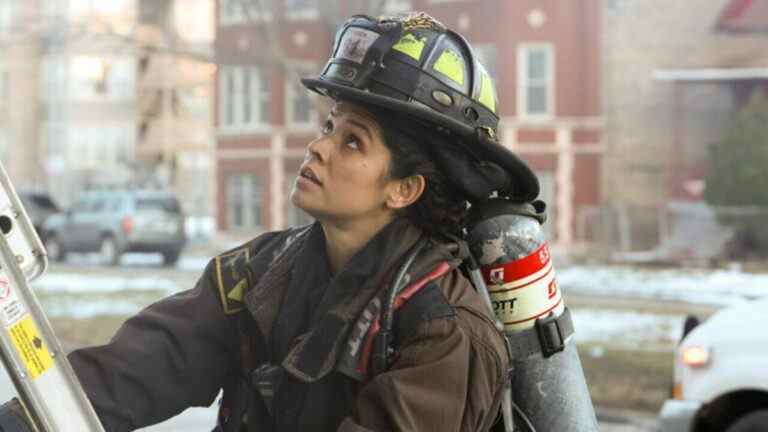 Chicago Fire a-t-il déjà révélé ce qui va contrecarrer le mariage final de la saison 10 de Stella et Severide ? 
