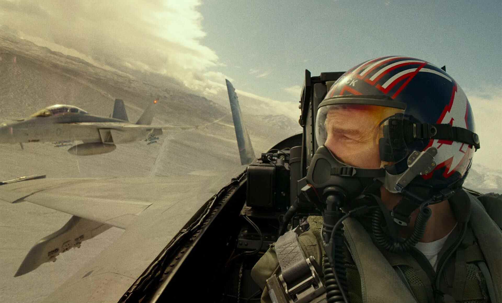 Top Gun: Maverick est un film sur la star Tom Cruise qui enseigne, dirige et est plus important que les autres stars de cinéma de la jeune génération.