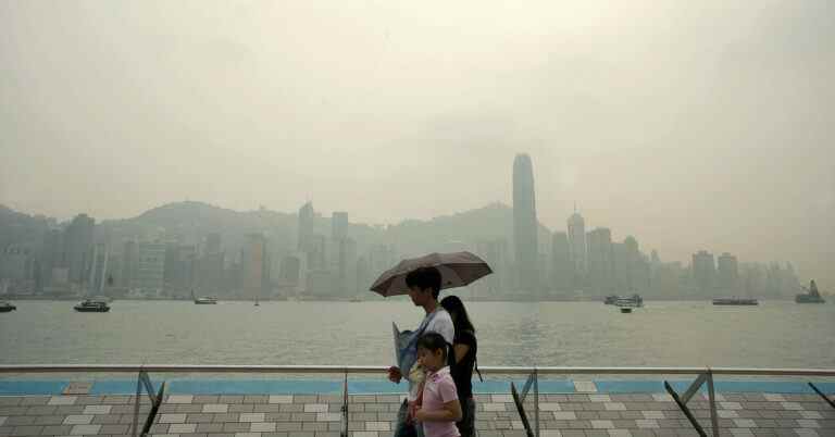 Critique : « Indelible City », de Louisa Lim ;  et « La Cité Impossible », de Karen Cheung