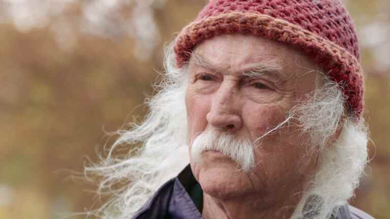 David Crosby révèle qu'il a pris sa retraite des tournées : "Je suis trop vieux pour continuer à le faire"
	
	
