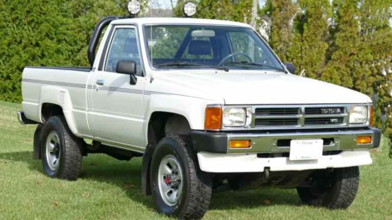 Déplacez-vous, Marty McFly – Ce pick-up Toyota 1988 est un survivant totalement Rad!