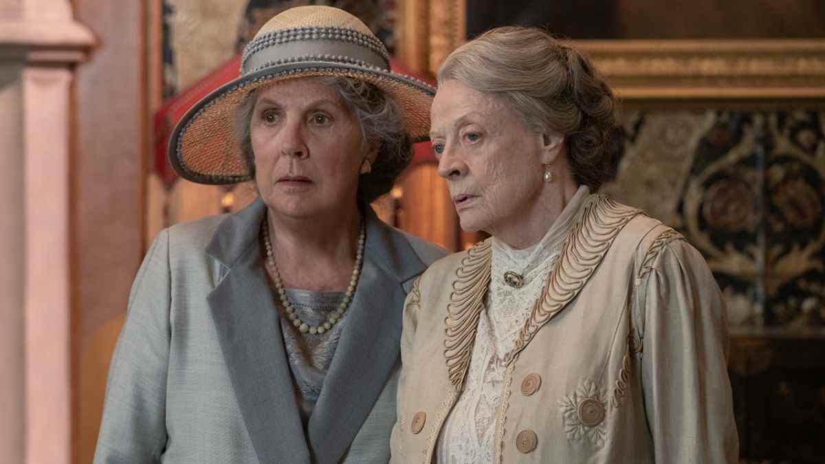 Downton Abbey Star partage une histoire amusante sur la demande orientée vers Maggie Smith qu'elle avait sur le plateau A New Era
