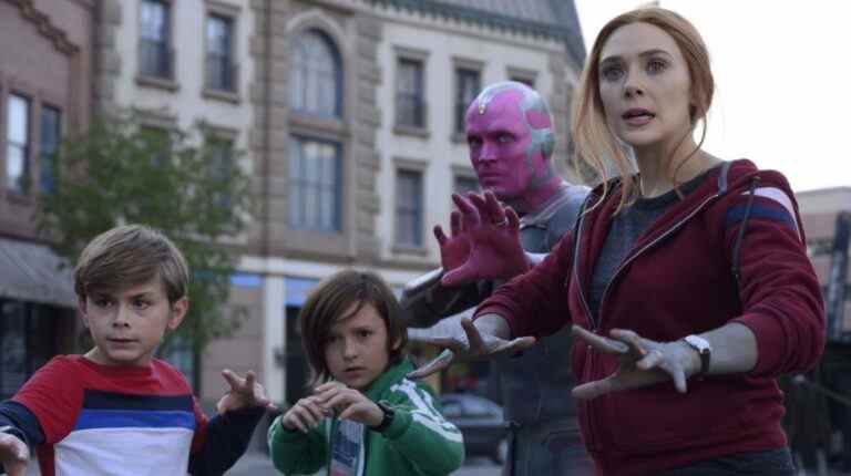 Elizabeth Olsen explique l'absence de Quicksilver et Vision du multivers de la folie
