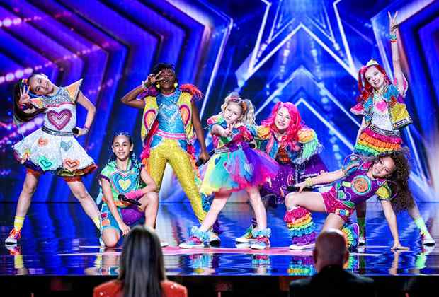 JoJo Siwa sur la première de la saison 17 d’AGT – Regardez XOMG POP!  Audition [VIDEO]