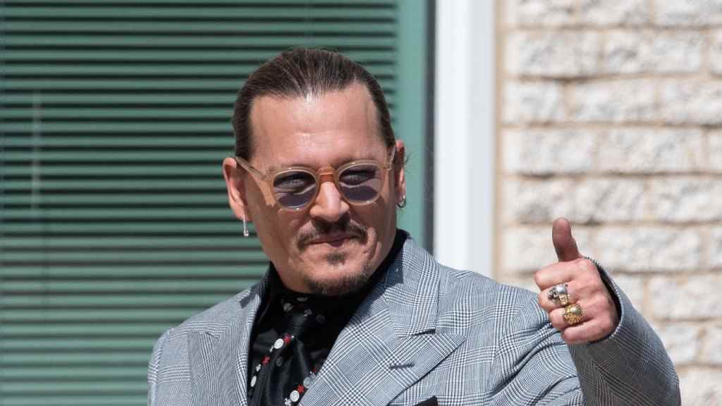 Johnny Depp donne une performance surprise au concert de Jeff Beck en Angleterre
