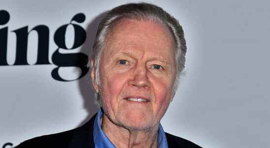 Jon Voight, partisan franc du GOP, demande des "qualifications appropriées pour la possession d'armes à feu" après le tournage d'Uvalde