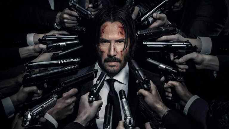 Keanu Reeves parle de certaines idées de John Wick qu'il a eues pour le grand écran et de la façon dont ils trouvent de "façons nouvelles et intéressantes" de faire souffrir le personnage au chapitre 4
