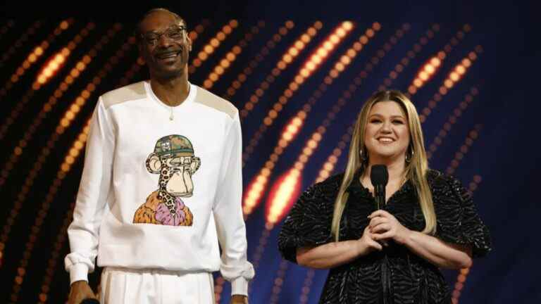 Kelly Clarkson et Snoop Dogg de l'American Song Contest sont devenus compétitifs sur leurs états en demi-finale, et les interprètes ont des pensées
