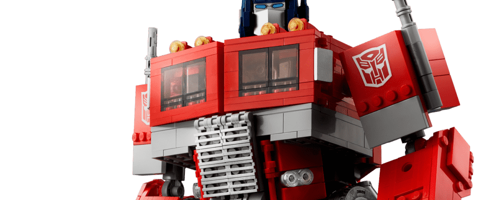 LEGO dévoile l'ensemble Transformers Optimus Prime qui se transforme réellement