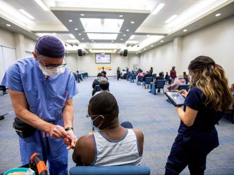 L’Ontario signale 17 nouveaux décès par COVID alors que les hospitalisations chutent