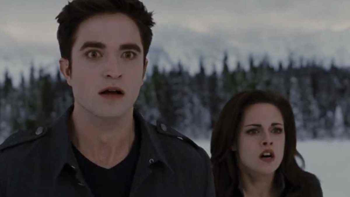 La scène de bébé effrayant de Twilight est encore plus étrange avec Kristen Stewart et le visage du casting modifié par rapport à celui de Renesmee
