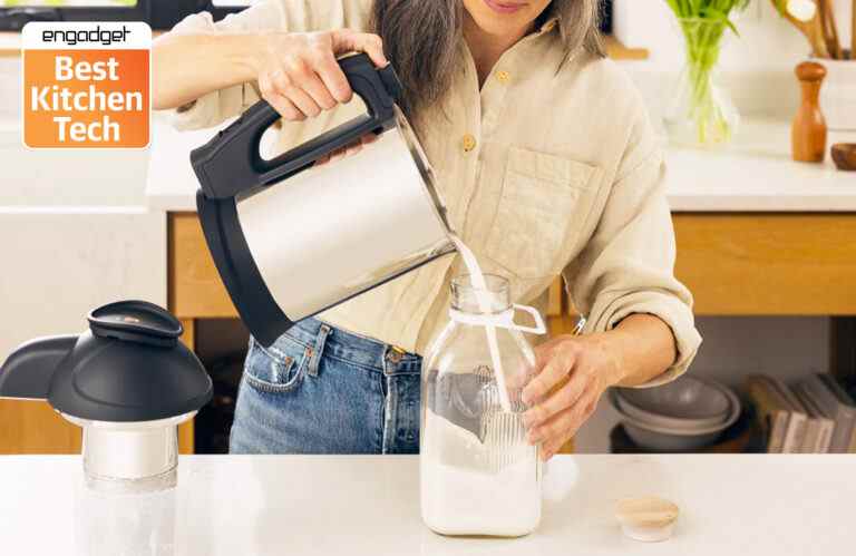 La vache aux amandes offre un moyen rapide et (moins) sale de faire du lait végétal à la maison