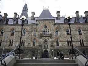 L'édifice de l'Ouest de la Colline du Parlement, siège temporaire de la Chambre des communes, se dresse à Ottawa, en Ontario.