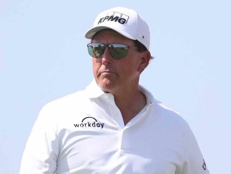 Le champion en titre Phil Mickelson se retire du championnat PGA