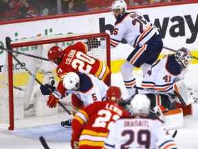 Ce but de l'attaquant des Flames de Calgary Blake Coleman contre les Oilers d'Edmonton lors du cinquième match de leur série éliminatoire de deuxième tour au Scotiabank Saddledome de Calgary le jeudi 26 mai 2022 a été refusé.