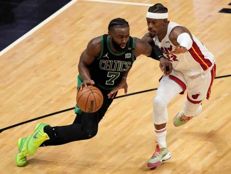 Les Celtics dépassent Heat, un peu plus près de la finale de la NBA