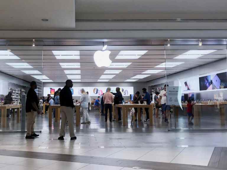 Les employés de l’Apple Store accusent l’entreprise d’être antisyndical