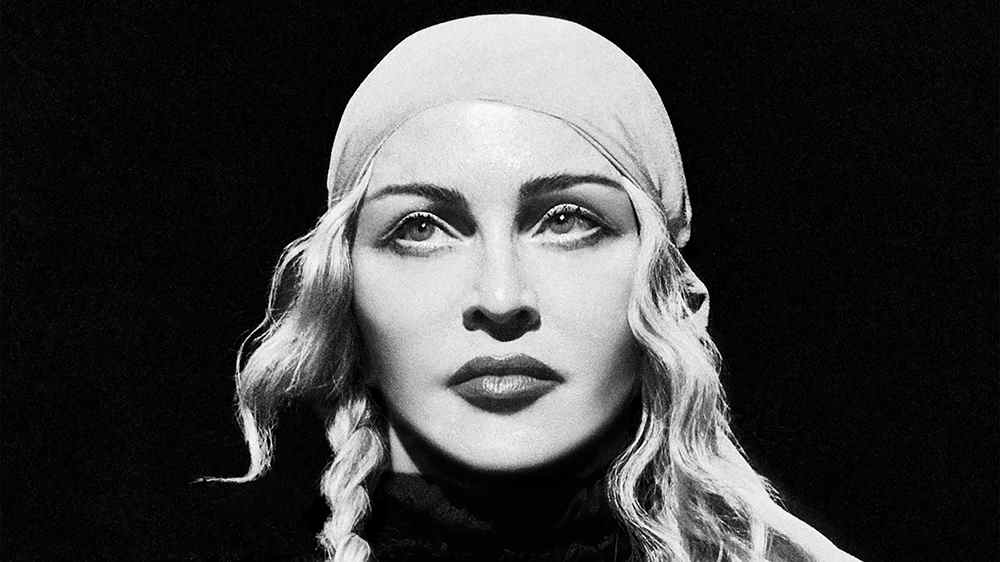 Madonna parle du nouveau remix 'Frozen', des producteurs DM-ing, des Afrobeats et de la création de 'Ray of Light' le plus populaire A lire absolument Inscrivez-vous aux newsletters Variety Plus de nos marques
	
	
