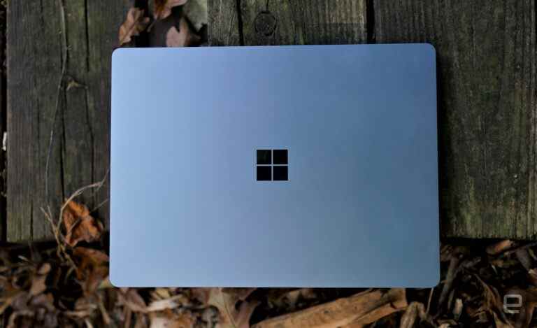 Microsoft Surface Laptop Go 2 fuit dans la liste de vente au détail