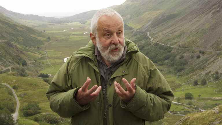 Mike Leigh parle de son approche sans compromis de la réalisation de films et de son aversion pour les films à "message" les plus populaires doivent être lus Inscrivez-vous aux newsletters Variety Plus de nos marques
	
	
