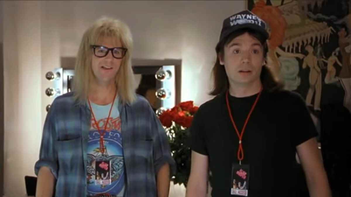 Mike Myers parle de son travail sur Wayne's World avec Dana Carvey et du rôle que sa co-star a indirectement joué dans Austin Powers
