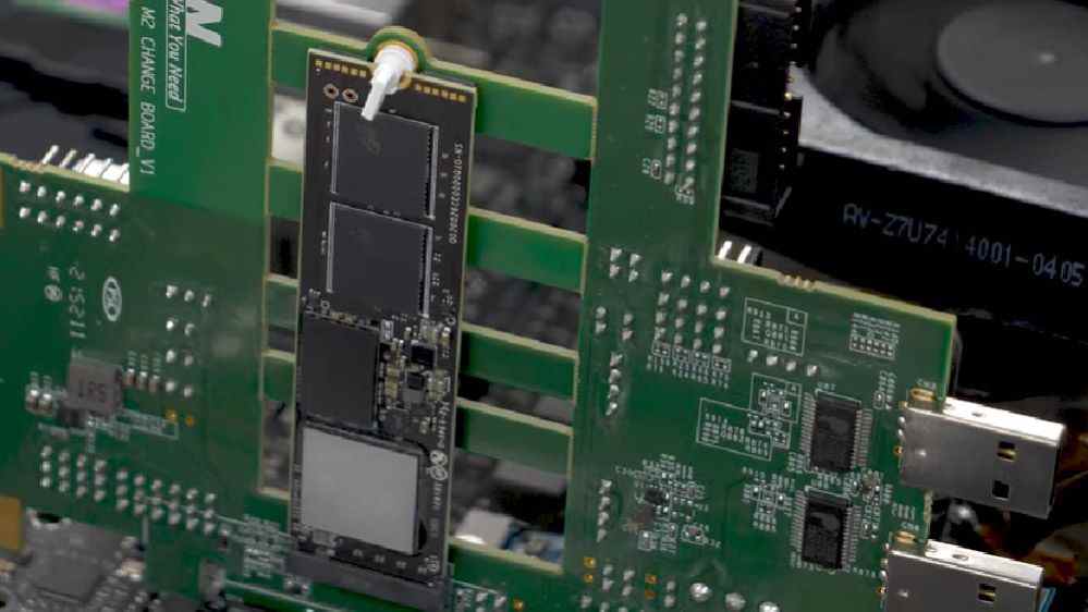 Phison fait la démonstration d'un SSD PCIe 5.0 et il est incroyablement rapide
