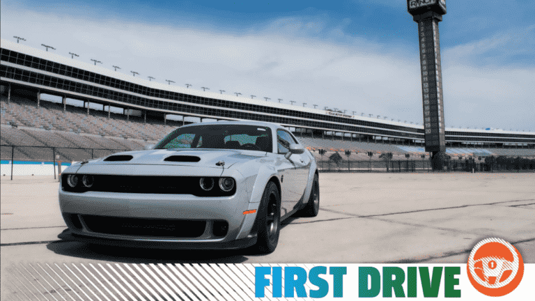 Premier essai de la Dodge Challenger SRT Super Stock : embrasser le féminin divin à travers 807 HP