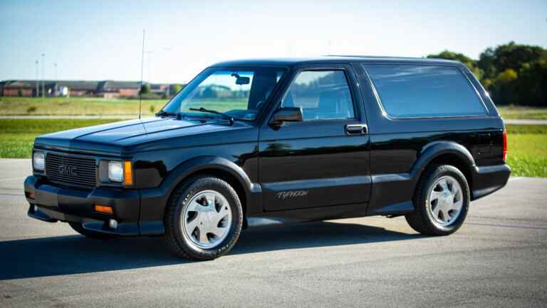 Presque éteint, ce GMC Typhoon 1992 turbocompressé est prêt pour son moment