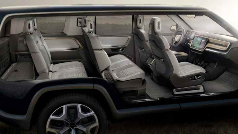 Qu’y a-t-il dans le coffre du nouveau SUV R1S EV ?  PDG de Rivian, bien sûr !