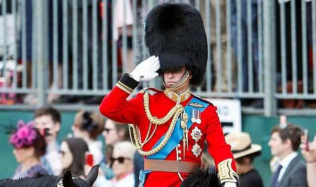 Répétitions de Trooping the Colour: le prince William salue et supervise les derniers préparatifs avant les célébrations de l’anniversaire de la reine